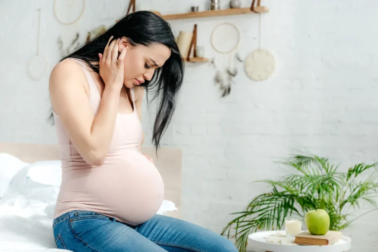 Pregnant woman jaw pain